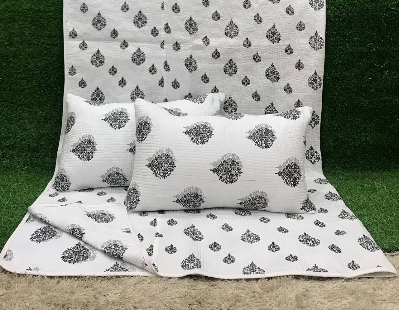 REVERSIBLE QUILTED BEDCOVERS