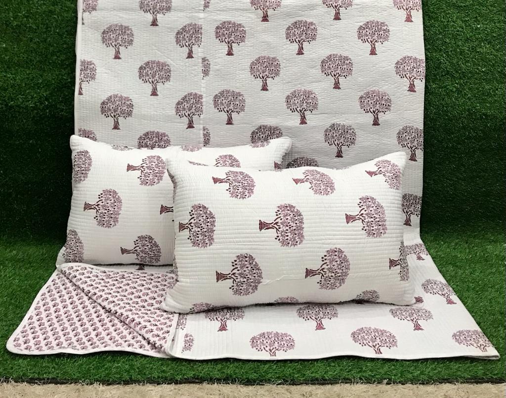REVERSIBLE QUILTED BEDCOVERS