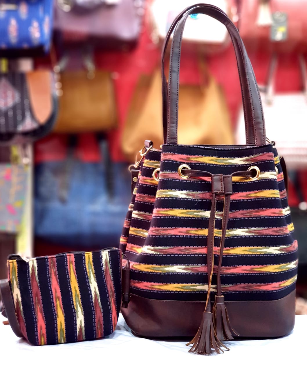 Bucket shaped handbag