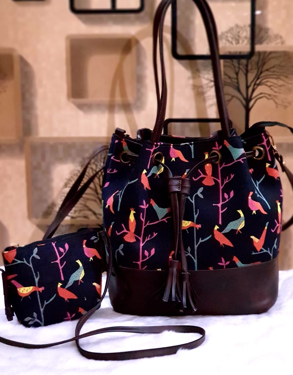 Bucket shaped handbag